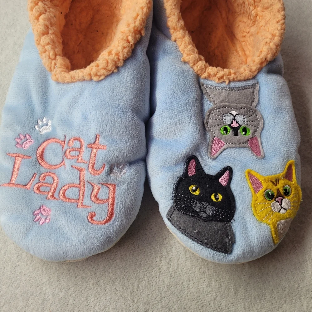 Snoozies Womens Cat Lady Slippers Non-Slip Size L (9-10)
